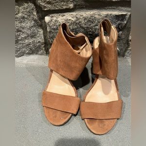 Brown Leather Uppers Size 5.5 wooden 4” heel cuff ankle strap Vince Camuto